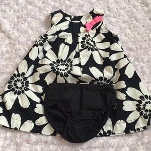 🎉🎉HP🎉🎉 Carter’s blue & white dress. Size 6 mo